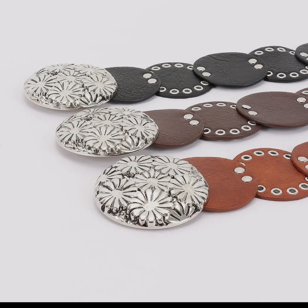 ShopEvelynne Black and Silver Floral Accent Belt - Picture 2 of 7